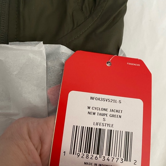 THE NORTH FACE Cyclone Packable Windbreaker - S - Picture 6 of 7